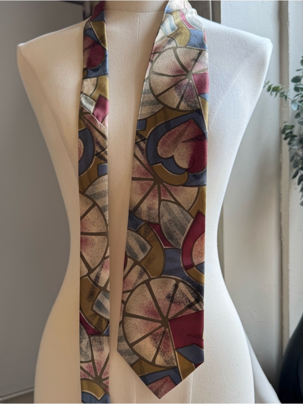 Vintage Dior Silk Tie – Abstract Pattern